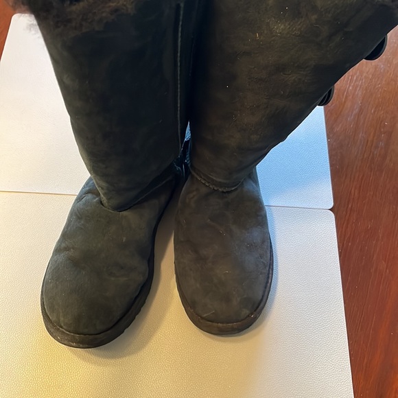 Ugg Three Button Bailey Boot Black Size 9 or 40 - Picture 4 of 10
